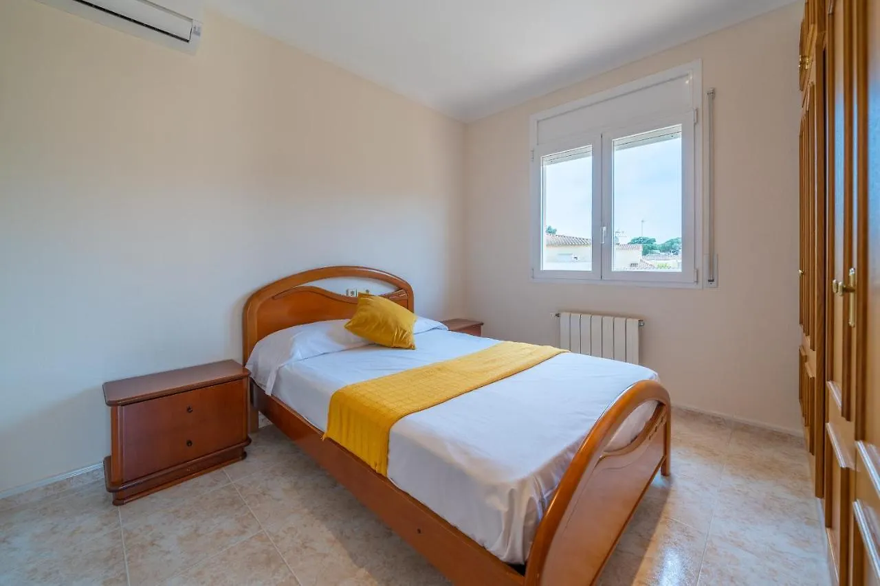Villa Mercedes L'Escala 0*,